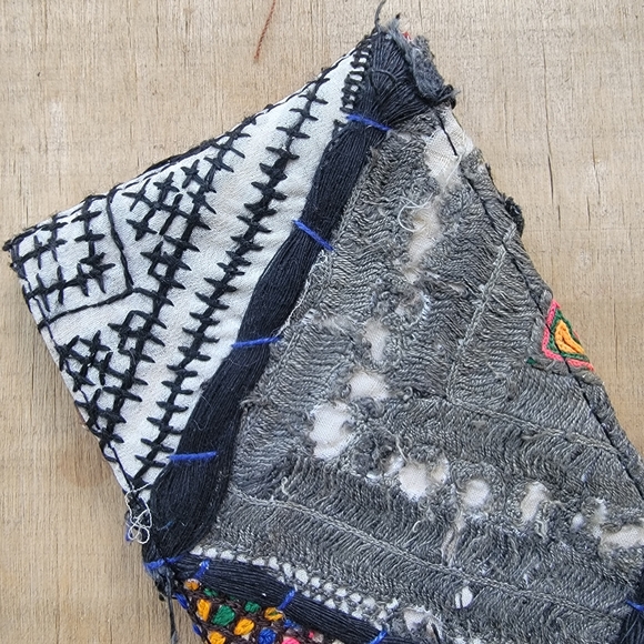 🌎👽 Free People Boho Embroidered Repurposed vtg banjara hippie Wallet card case - Picture 11 of 16